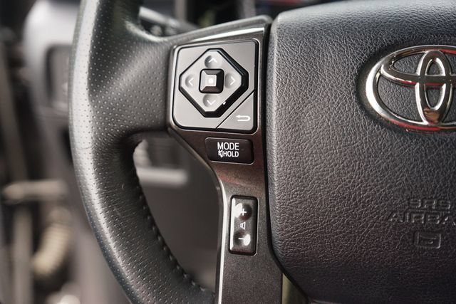 Used 2018 Toyota 4Runner TRD Off-Road AWD/4WD image 22