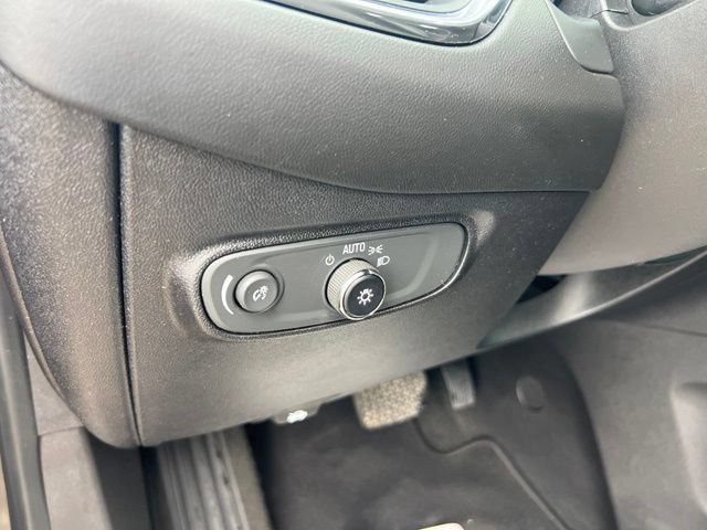 Used 2018 Chevrolet Equinox LT AWD/4WD image 8