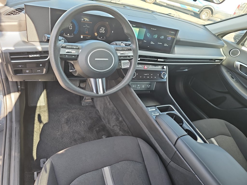 Used 2025 Hyundai Sonata SEL FWD image 15