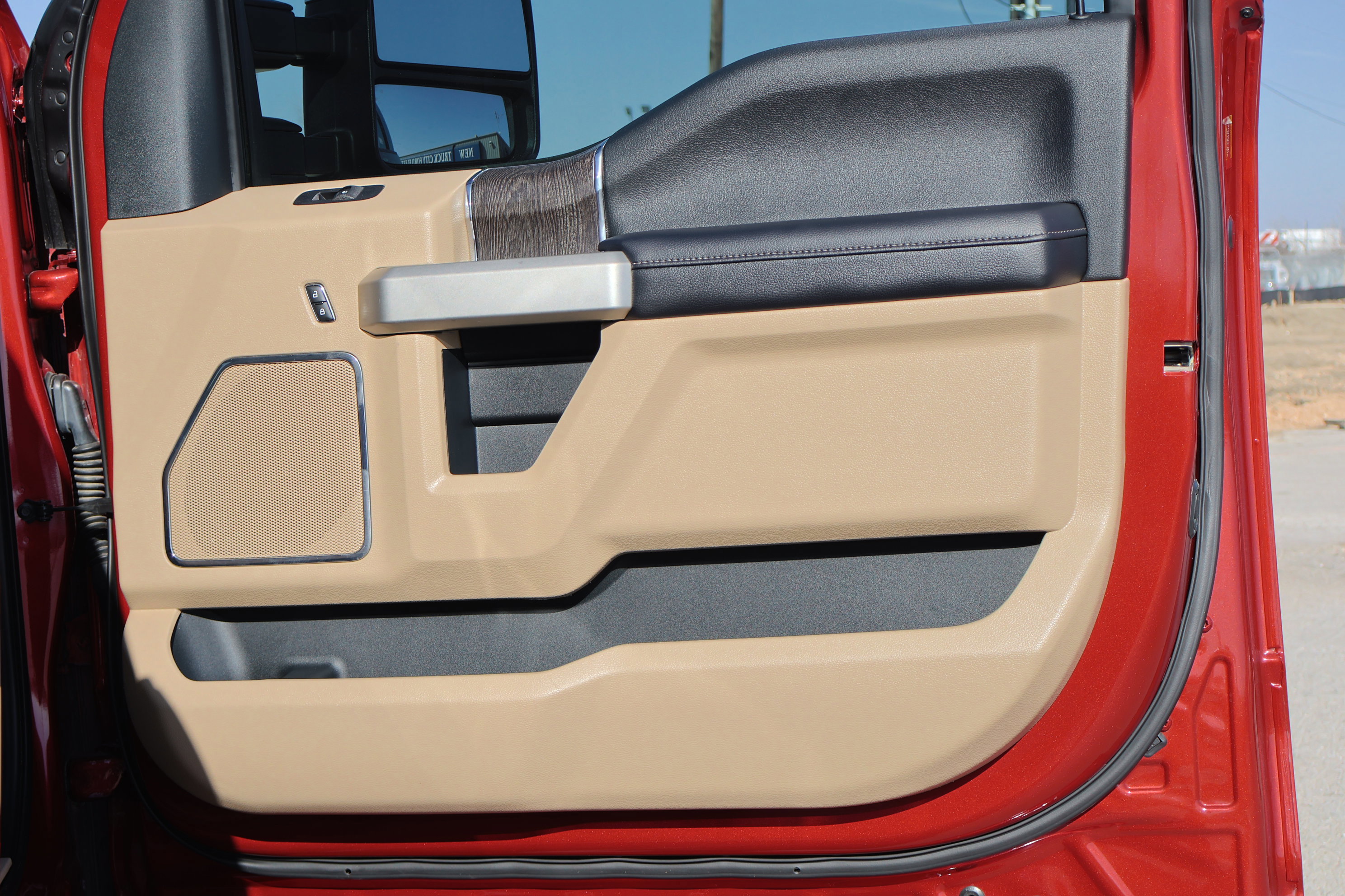 Certified 2020 Ford F350 Lariat w/ Lariat Ultimate Package image 38