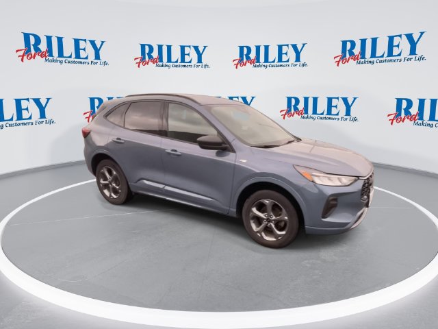 Certified 2024 Ford Escape ST-Line w/ Tech Pack #1 AWD/4WD image 2