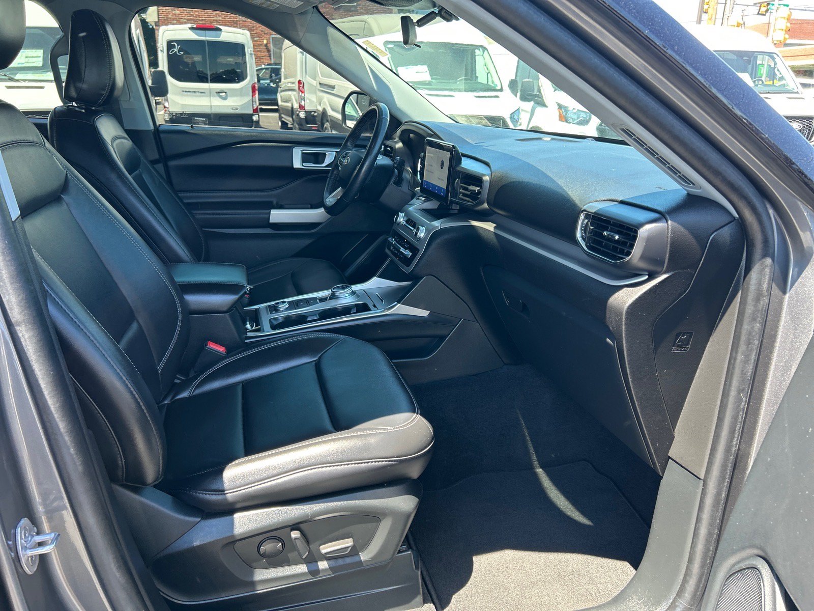 Certified 2023 Ford Explorer XLT w/ Equipment Group 202A AWD/4WD image 19