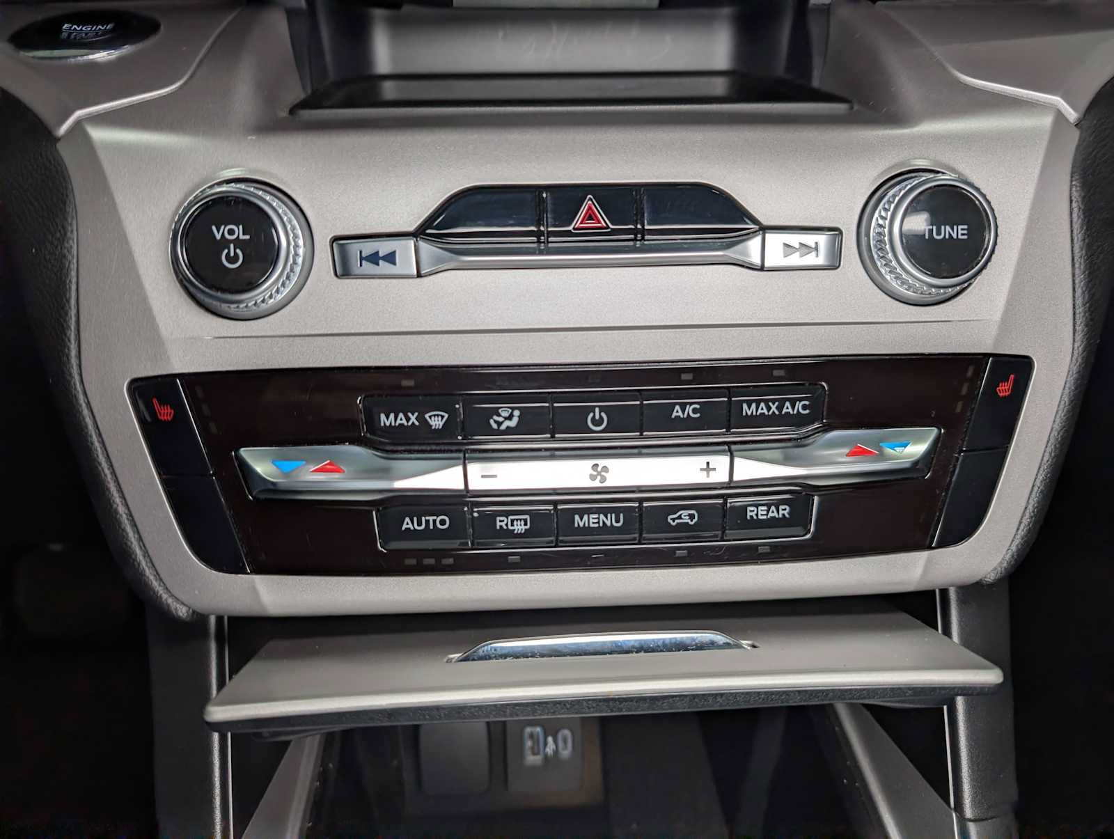 Certified 2023 Ford Explorer XLT AWD/4WD image 31