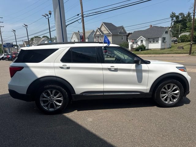 Certified 2023 Ford Explorer XLT w/ Equipment Group 202A AWD/4WD image 5