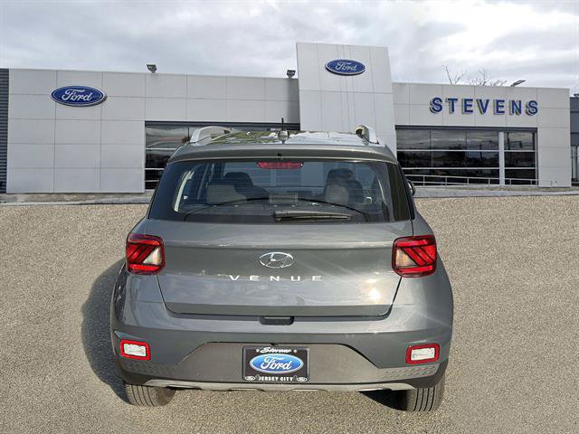 Used 2026 Hyundai Venue SEL FWD image 37