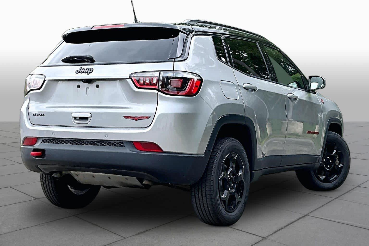 Used 2024 Jeep Compass Trailhawk AWD/4WD image 13
