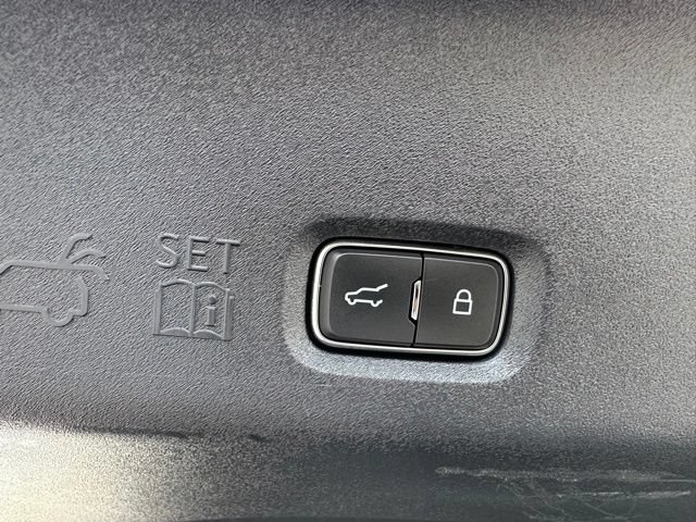 Certified 2025 Ford Expedition Active AWD/4WD image 16
