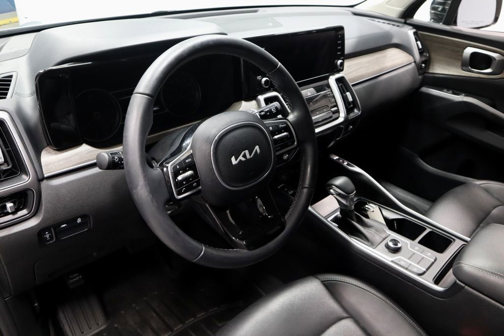 Used 2023 Kia Sorento S w/ Panoramic Sunroof Package image 29