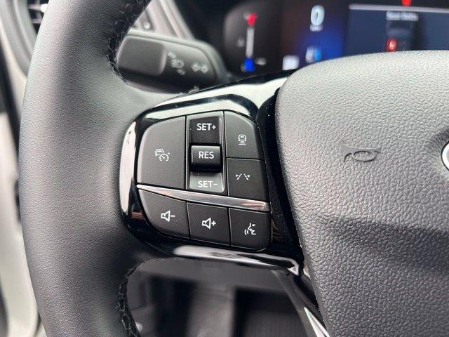 Certified 2026 Ford Escape SE FWD image 9