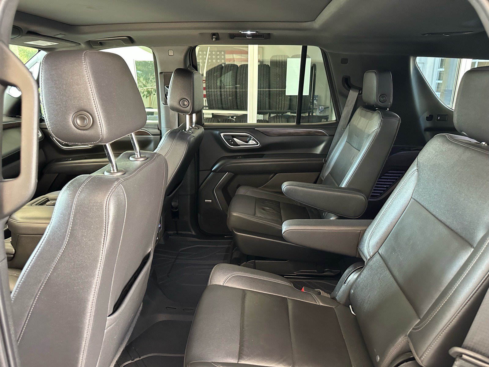 Used 2022 Chevrolet Tahoe LT w/ Luxury Package RWD image 22