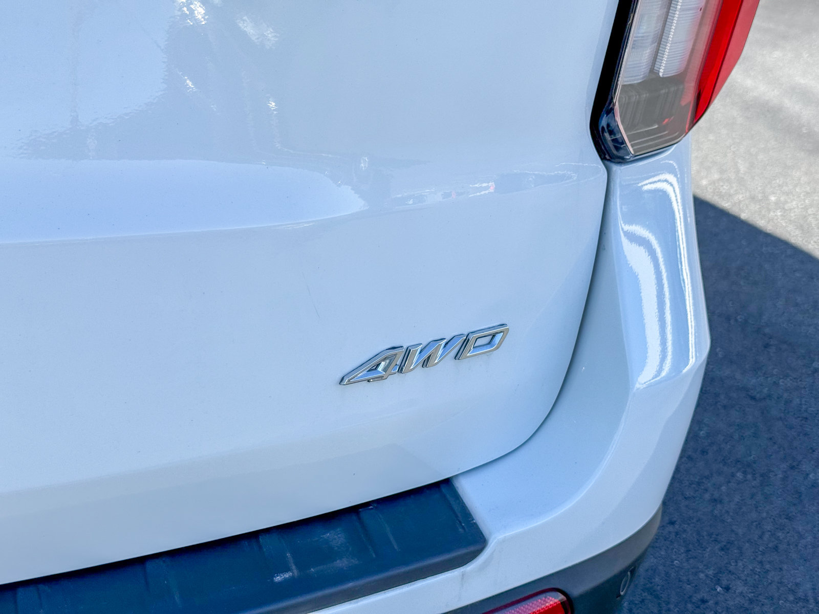 Certified 2025 Ford Explorer Active AWD/4WD image 6