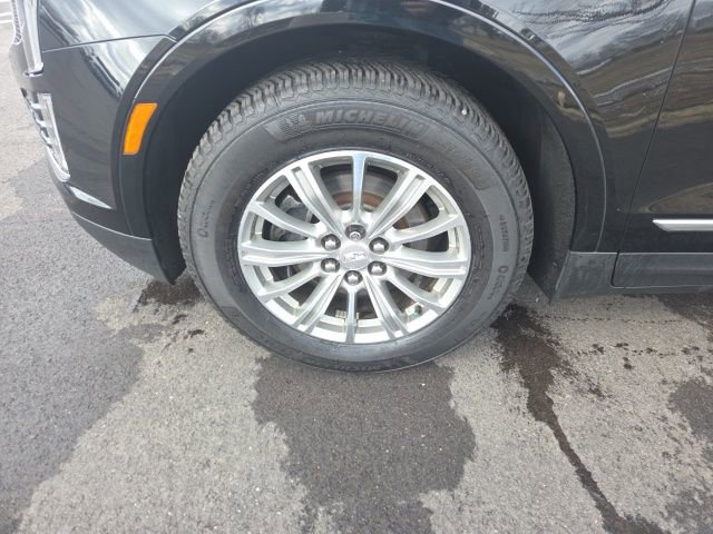 Used 2017 Cadillac XT5 Luxury w/ Driver Awareness Package image 18