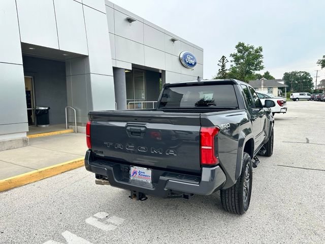 Used 2024 Toyota Tacoma TRD Sport AWD/4WD image 15