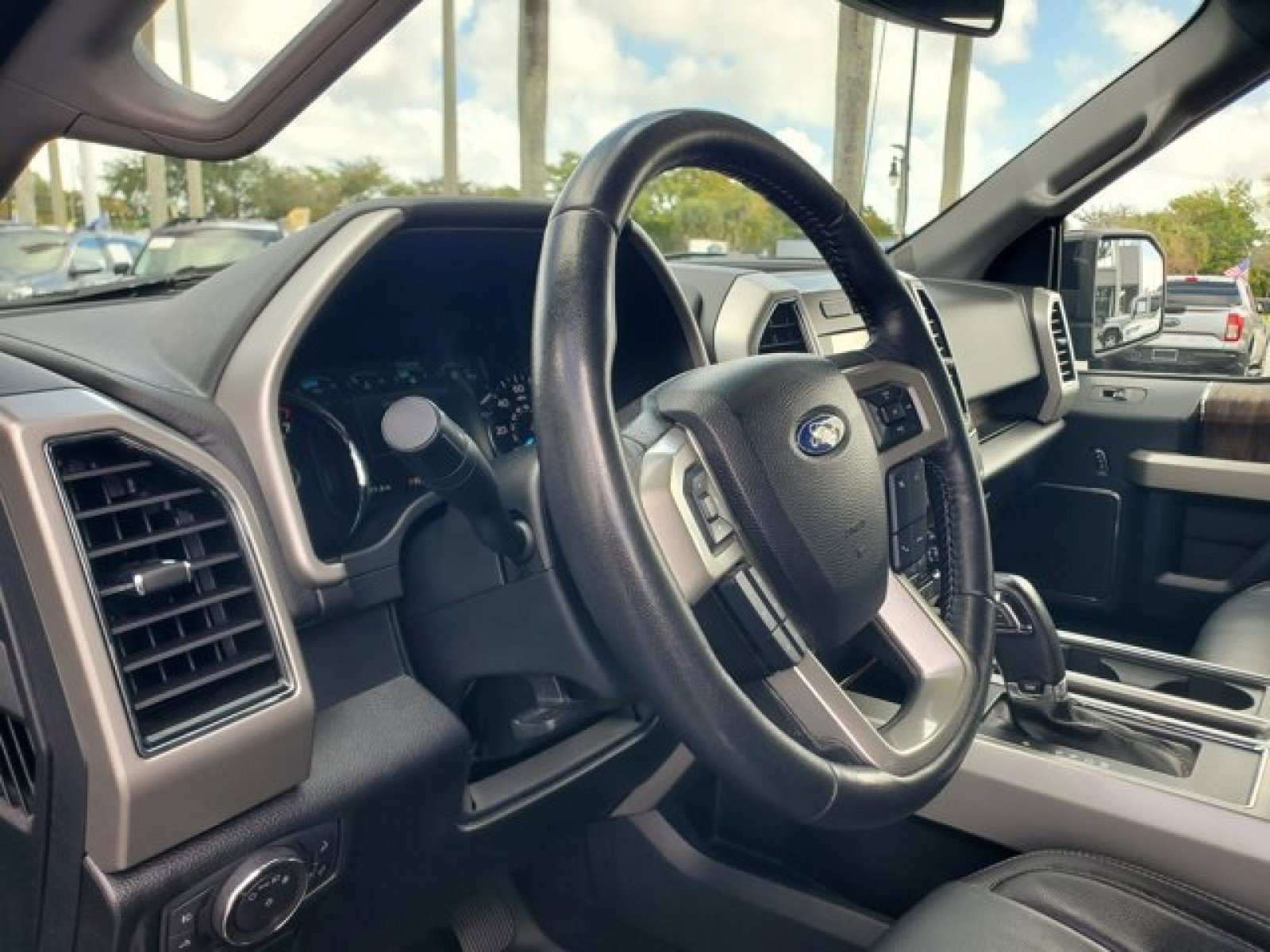 Certified 2020 Ford F150 Lariat image 9