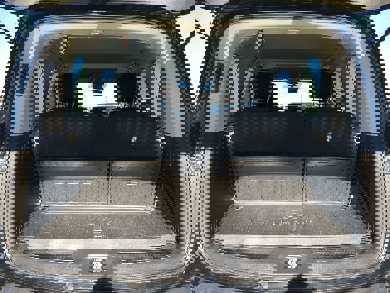 Used 2023 INFINITI QX80 Premium Select w/ All-Season Package image 11