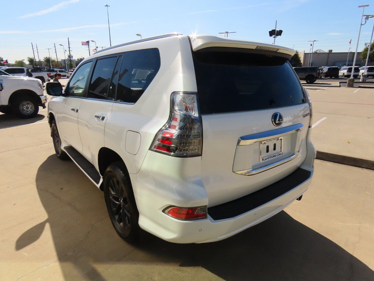 Used 2020 Lexus GX 460 Premium w/ Premium Package image 4