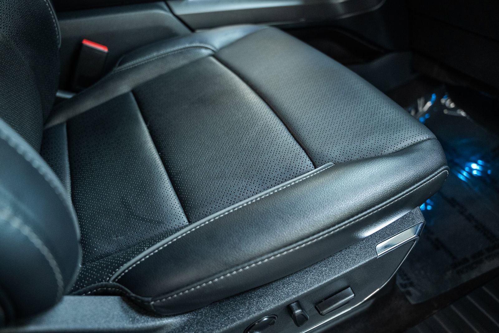 Certified 2024 Ford F150 Lariat image 42