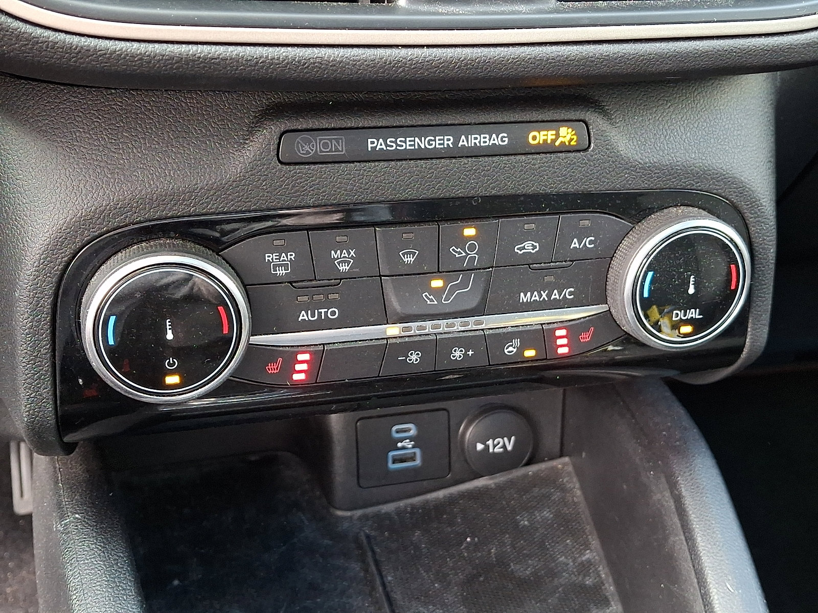 Certified 2022 Ford Escape SEL w/ SEL Stealth AWD Package image 17