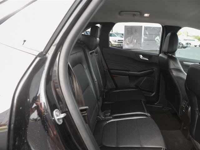 Certified 2024 Ford Escape Platinum AWD/4WD image 28