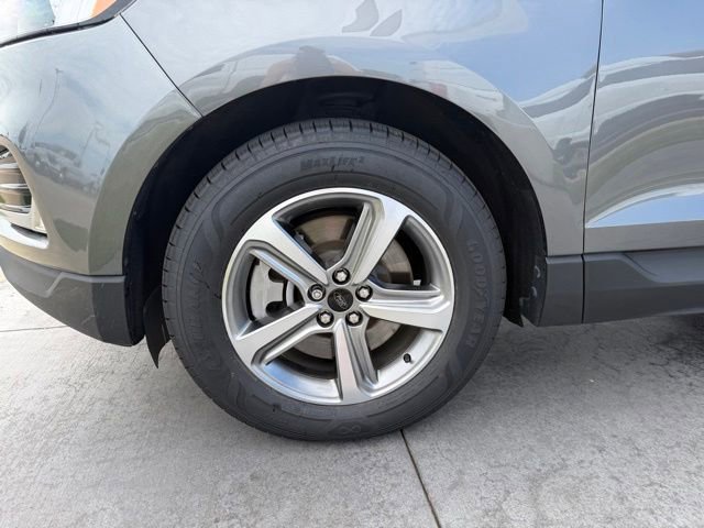 Certified 2023 Ford Edge SEL w/ Convenience Package AWD/4WD image 4