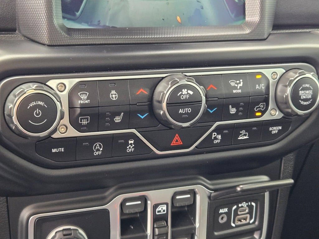 Used 2021 Jeep Gladiator Overland w/ Popular Equipment Package AWD/4WD image 27