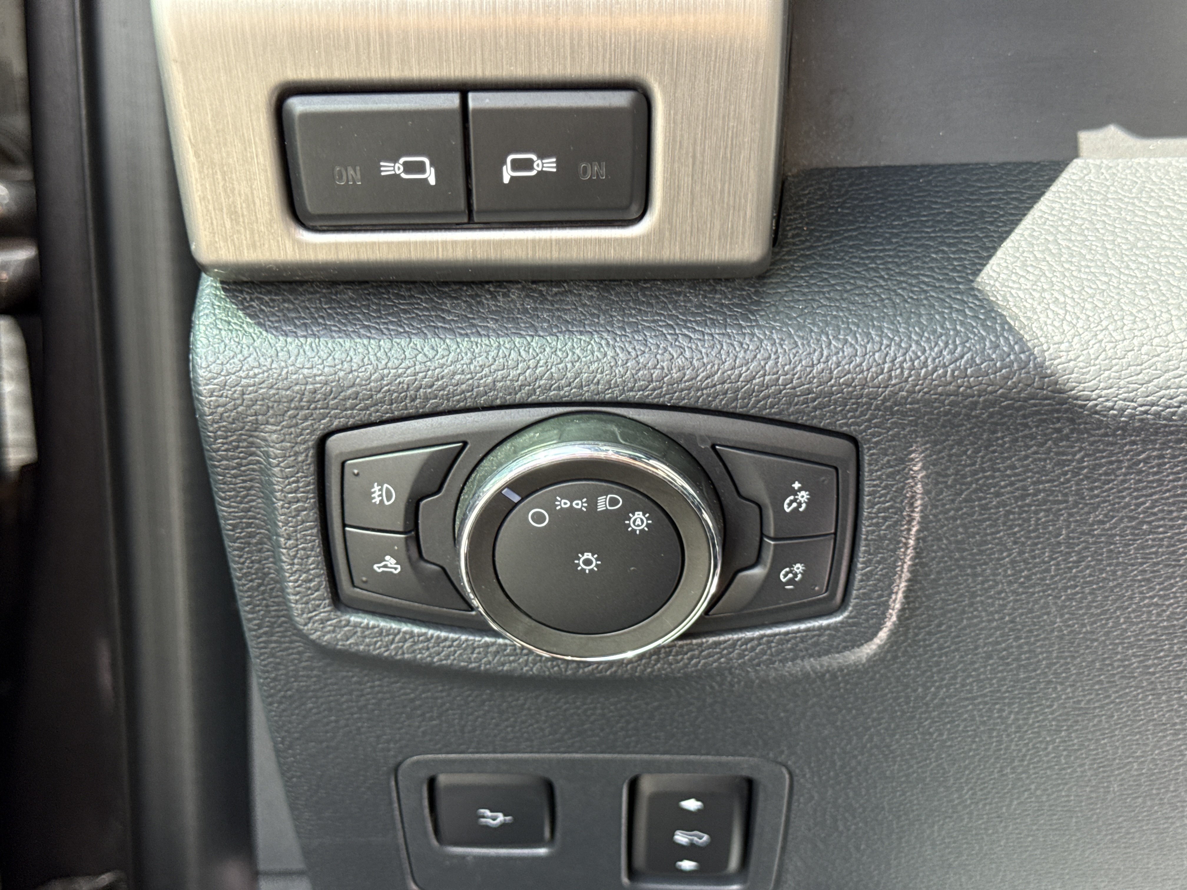 Certified 2022 Ford F450 Platinum w/ FX4 Off-Road Package AWD/4WD image 32