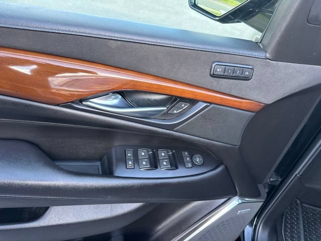 Used 2018 Cadillac Escalade Luxury AWD/4WD image 20