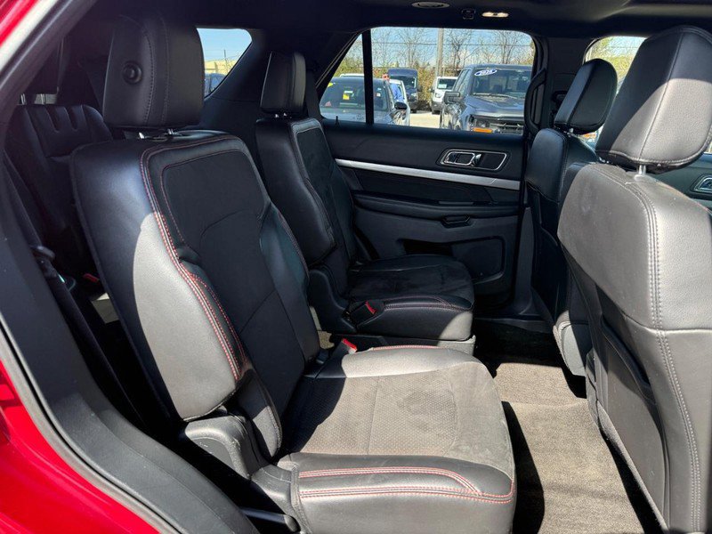 Certified 2018 Ford Explorer XLT w/ Equipment Group 202A image 14