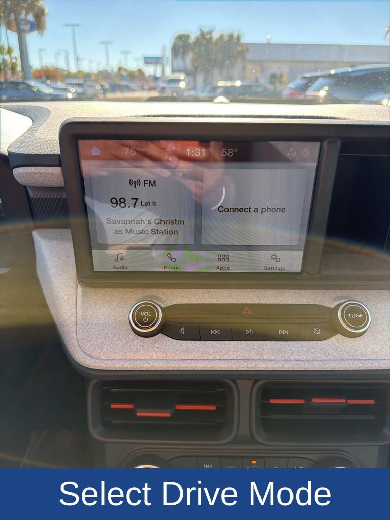 Certified 2023 Ford Maverick XLT image 9