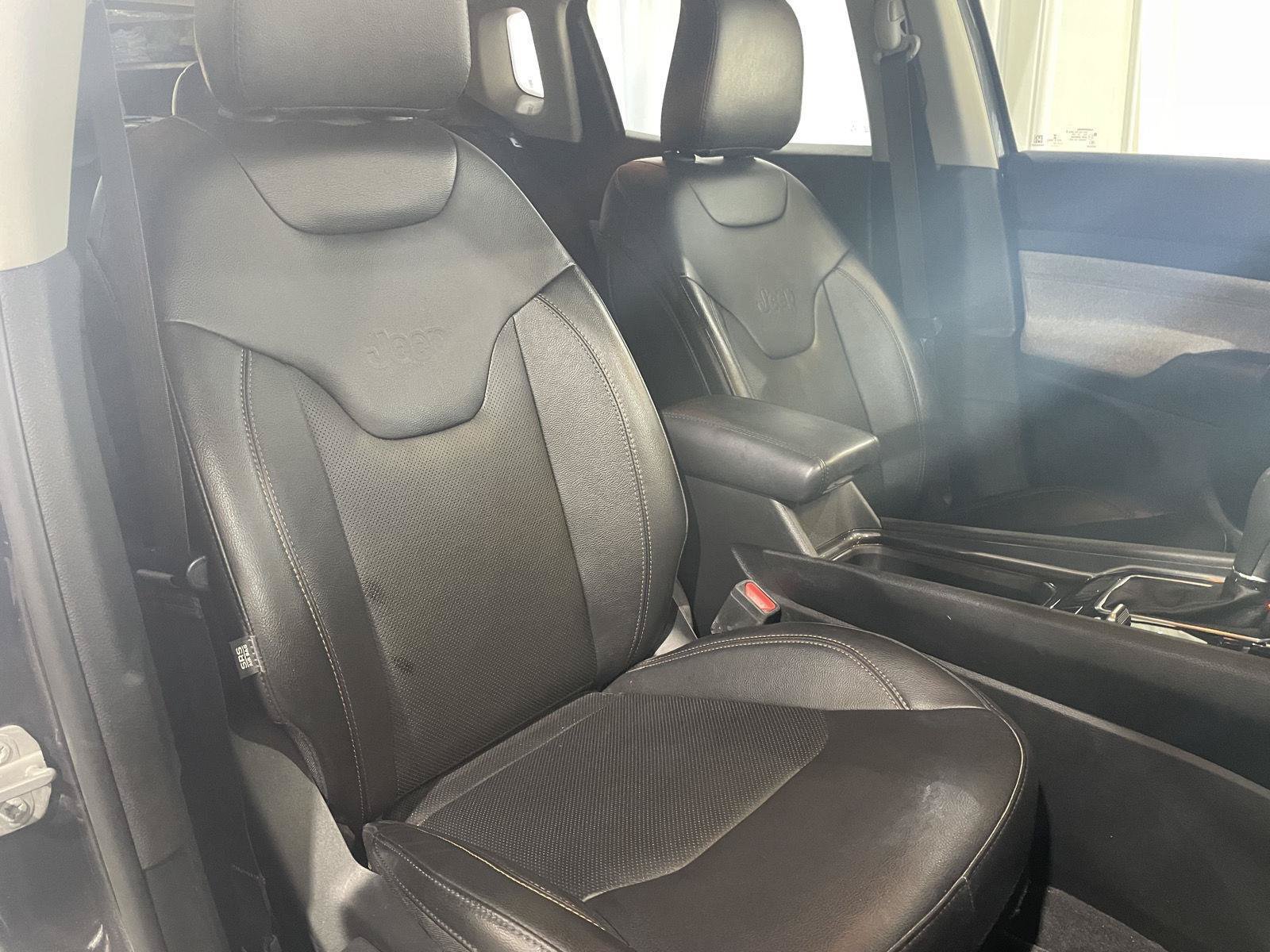 Used 2022 Jeep Compass Latitude AWD/4WD image 29