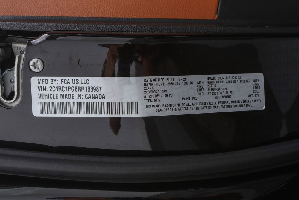 Used 2024 Chrysler Pacifica Pinnacle w/ Trailer Tow Group image 37