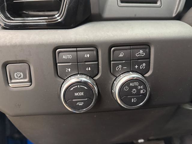 Used 2022 GMC Sierra 1500 AT4 w/ AT4 Premium Package AWD/4WD image 14