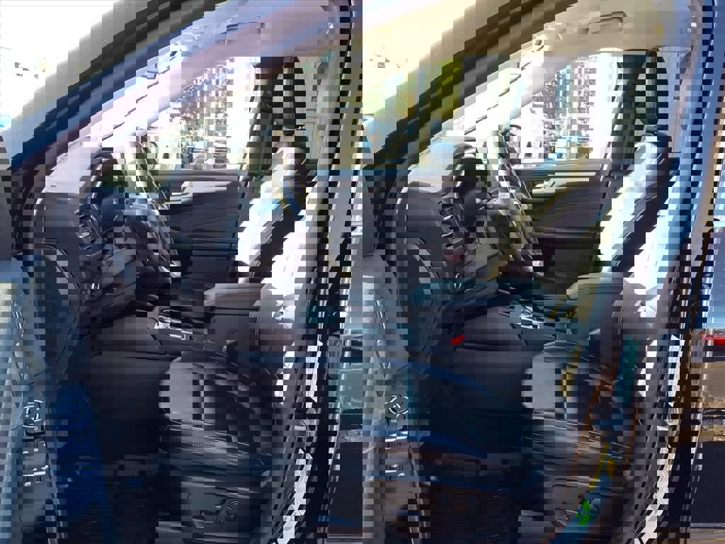 Certified 2023 Ford Escape Platinum w/ Class II Trailer Tow Package image 14