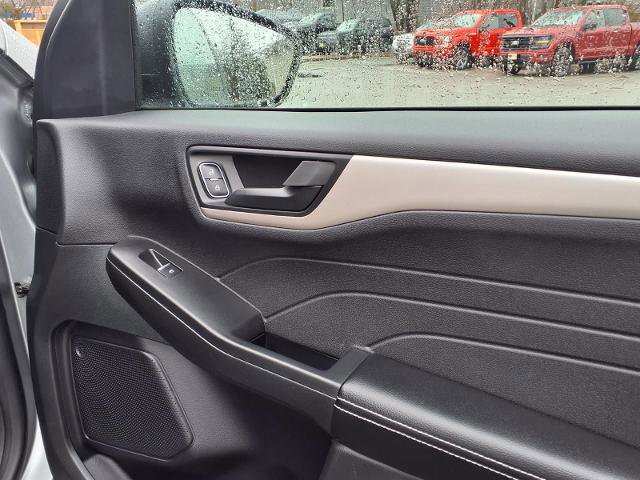 Certified 2022 Ford Escape SE w/ Cold Weather Package image 22