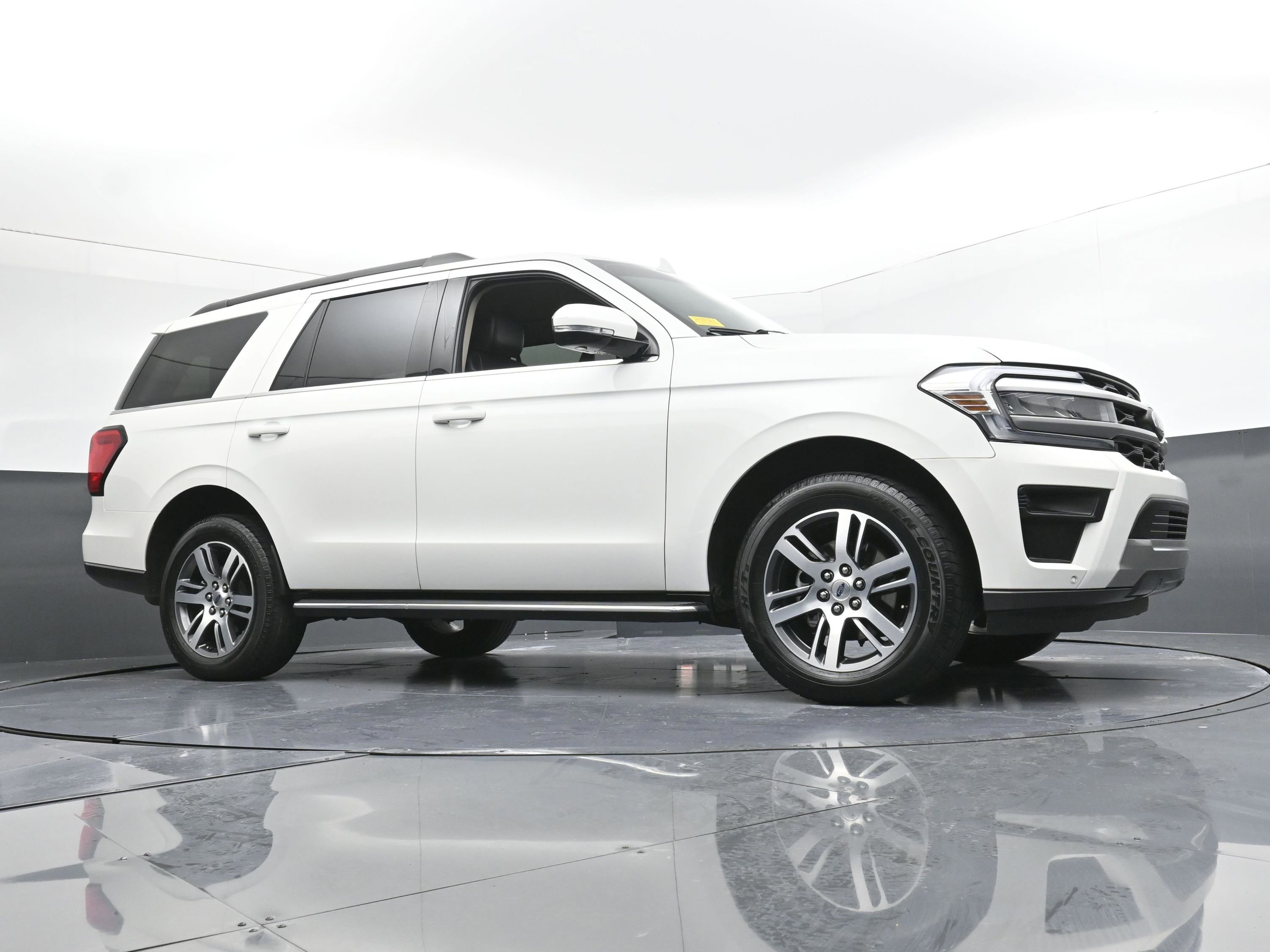 Certified 2022 Ford Expedition XLT image 20