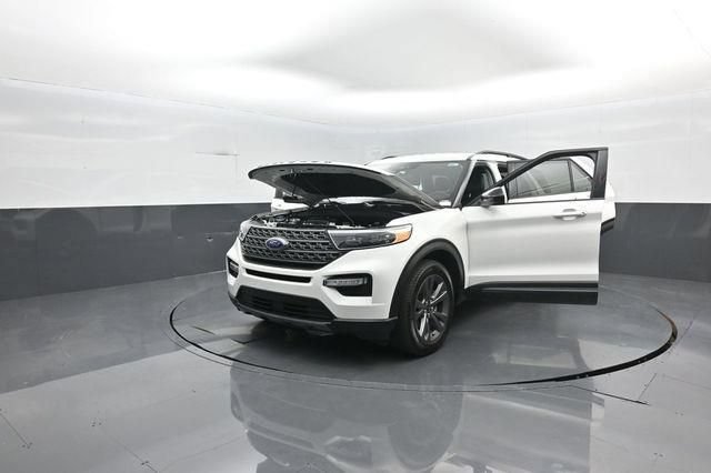 Certified 2024 Ford Explorer XLT w/ Equipment Group 202A AWD/4WD image 21