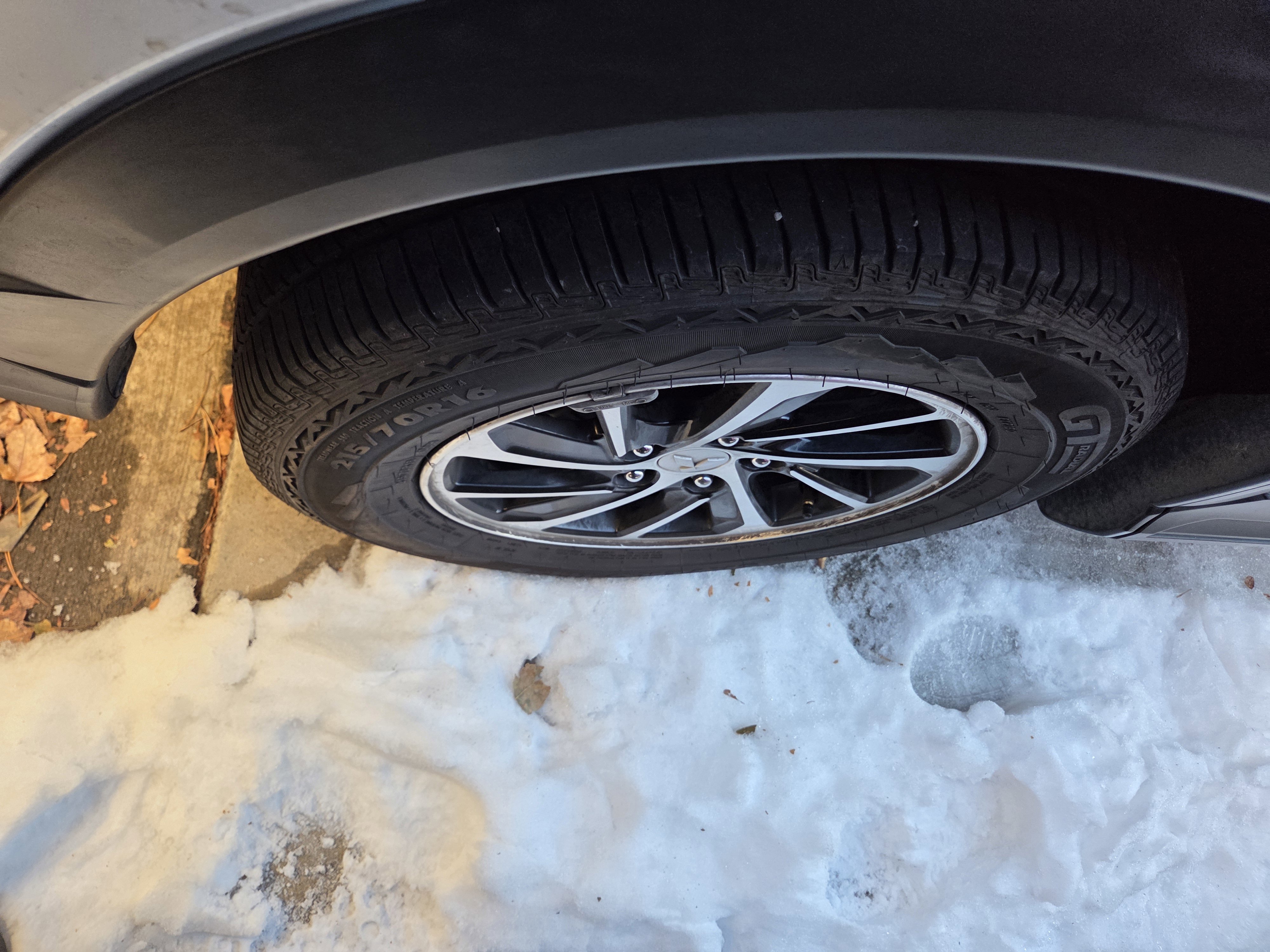 Used 2020 Mitsubishi Eclipse Cross ES image 11