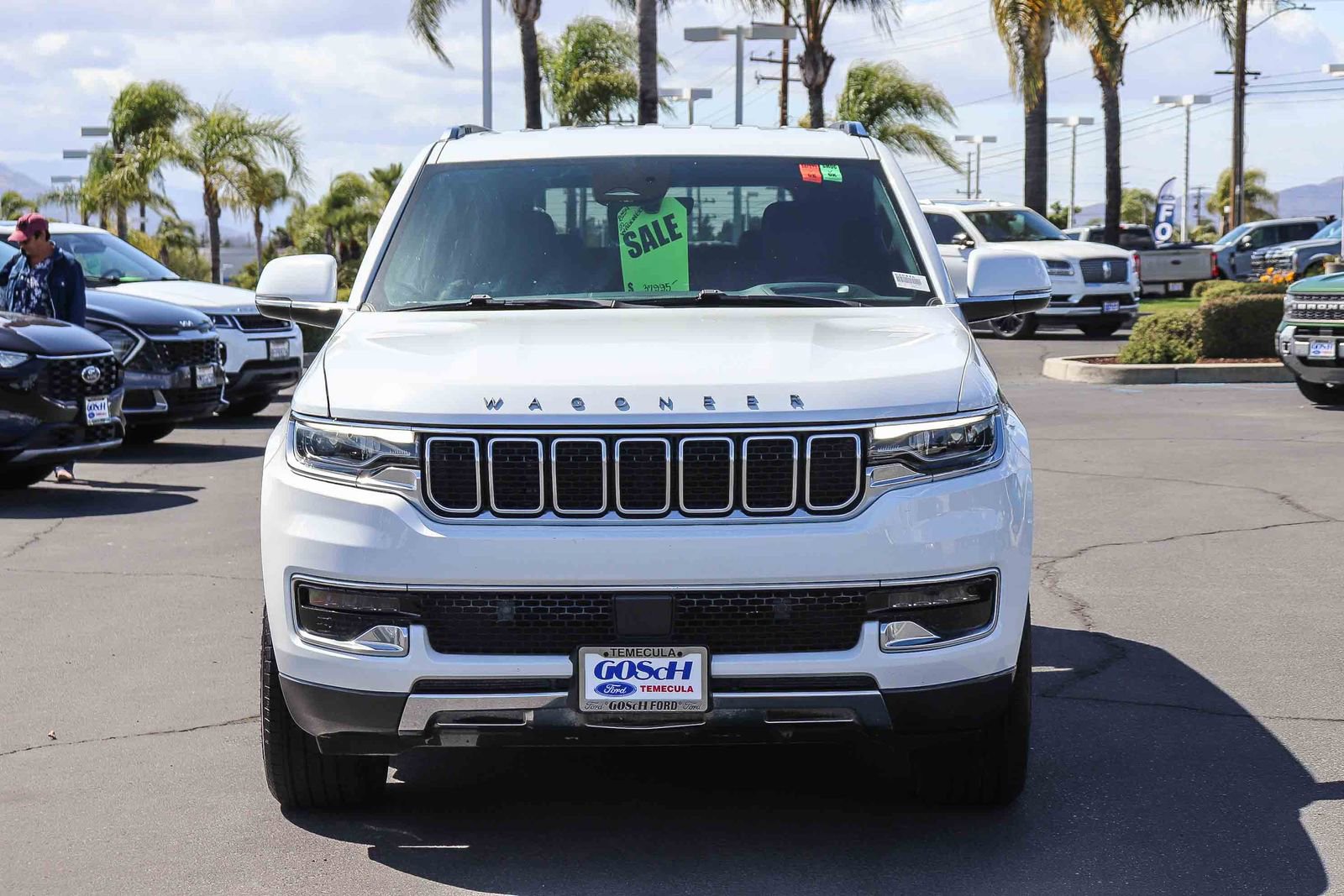 Used 2022 Jeep Wagoneer Series III w/ Flexible Seating Group AWD/4WD image 2