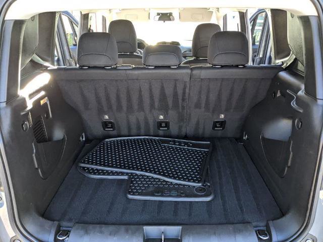 Used 2023 Jeep Renegade Latitude AWD/4WD image 20