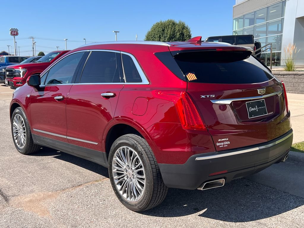 Used 2017 Cadillac XT5 Luxury w/ Driver Awareness Package AWD/4WD image 4