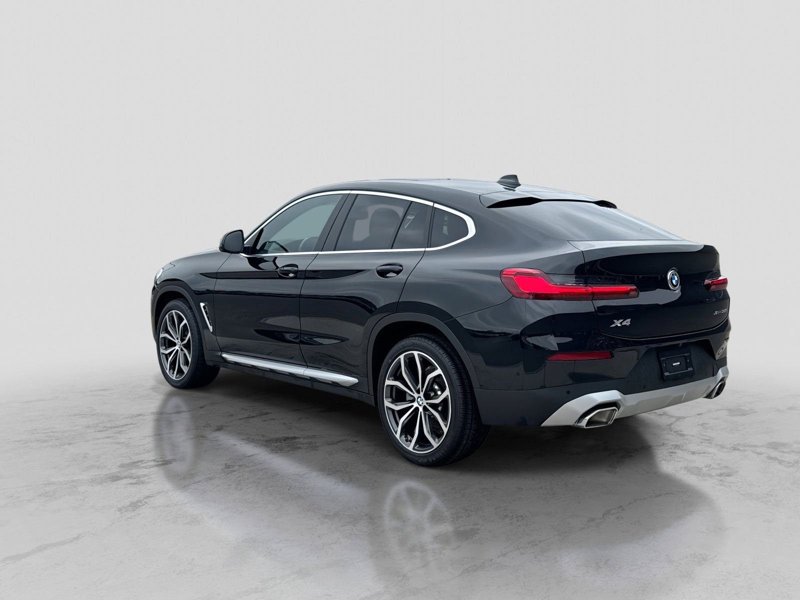 Used 2022 BMW X4 xDrive30i AWD/4WD image 5
