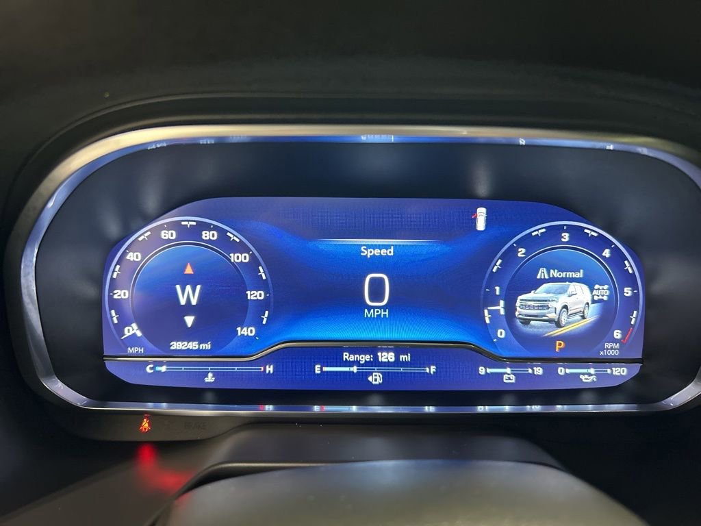 Used 2023 Chevrolet Suburban RST w/ Luxury Package image 16