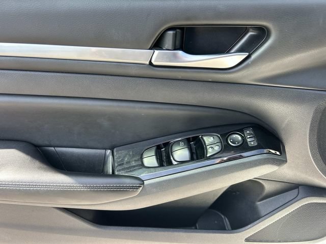 Used 2023 Nissan Altima 2.5 SV FWD image 27
