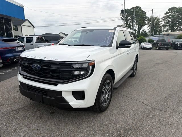 Certified 2025 Ford Expedition Active AWD/4WD image 8