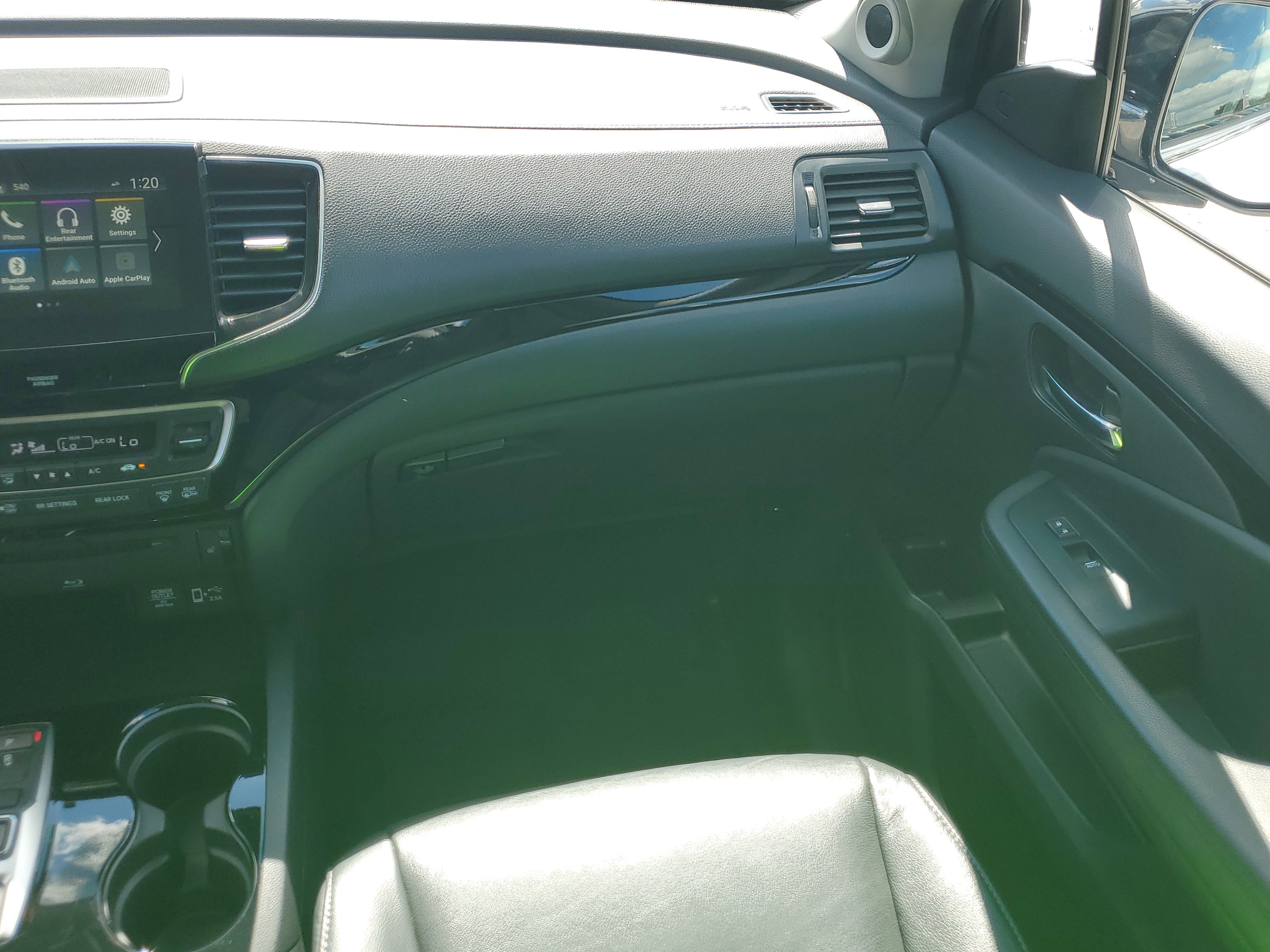 Used 2022 Honda Pilot Touring image 17