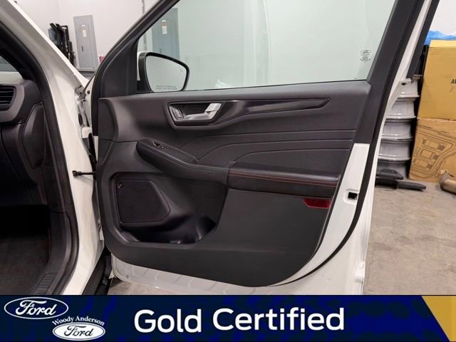 Certified 2023 Ford Escape ST-Line Select w/ Tech Pack #2 image 31