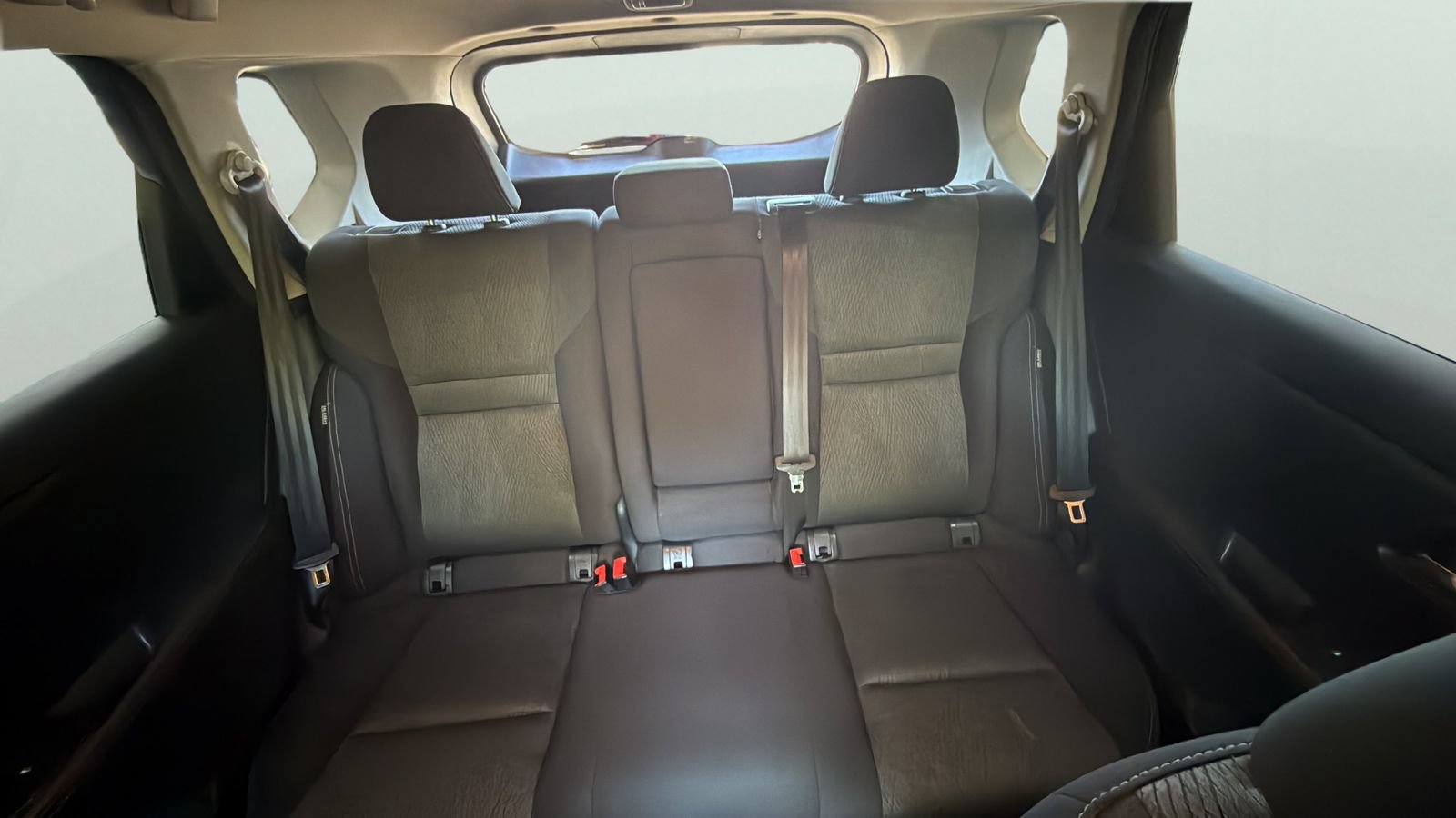 Used 2025 Nissan Rogue SV FWD image 25