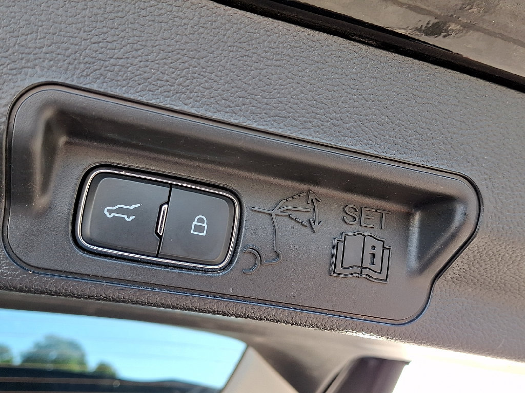 Certified 2025 Ford Explorer Active RWD image 27