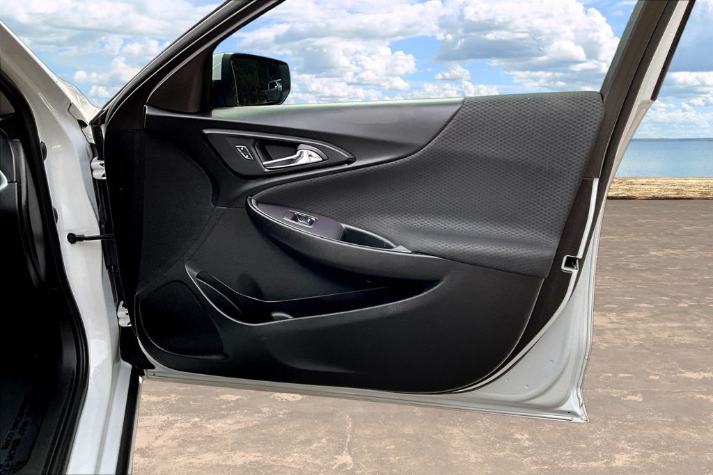 Used 2022 Chevrolet Malibu LT FWD image 30