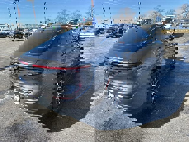 Used 2023 Toyota Crown Limited image 3